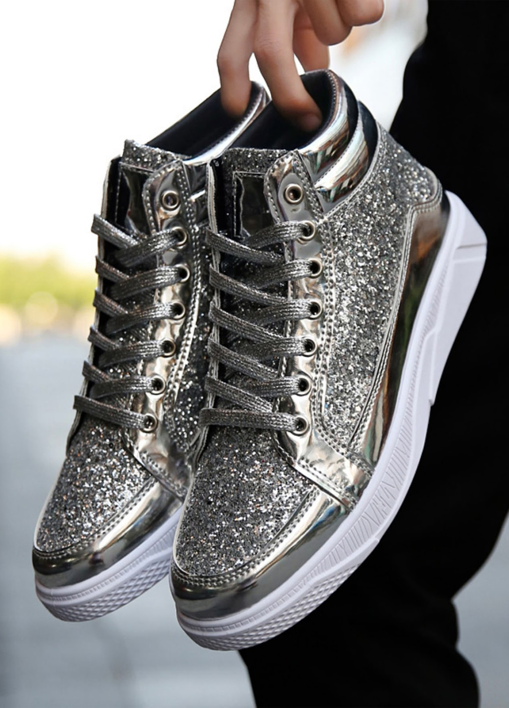 Серебряные всесезонные кроссовки SHEIN