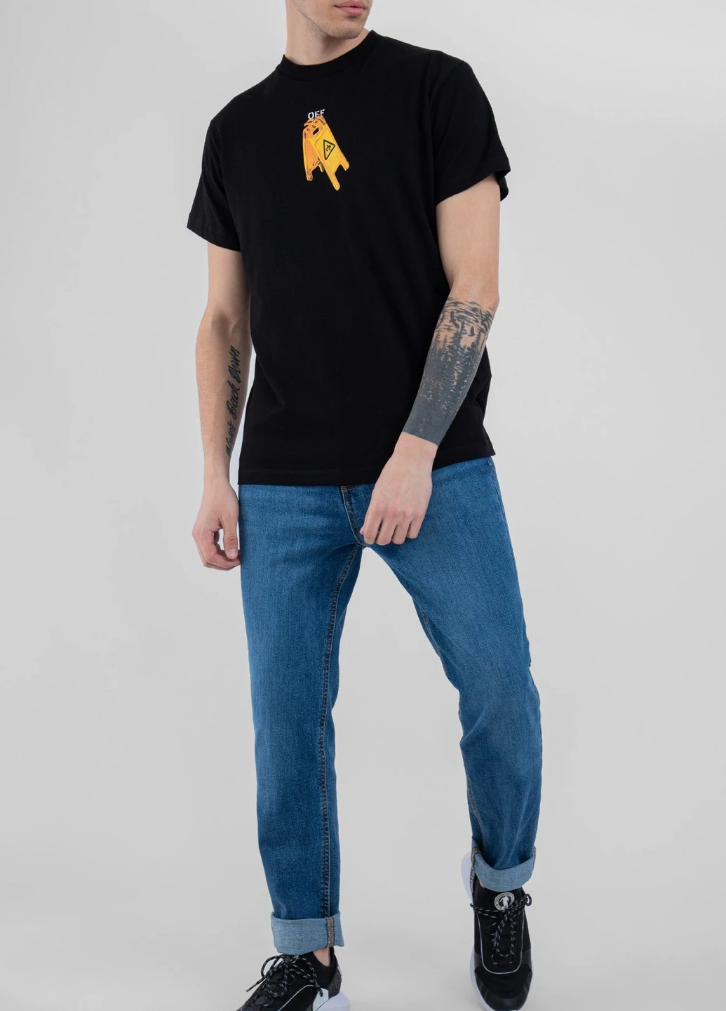 Черная черная футболка с принтом Off-White