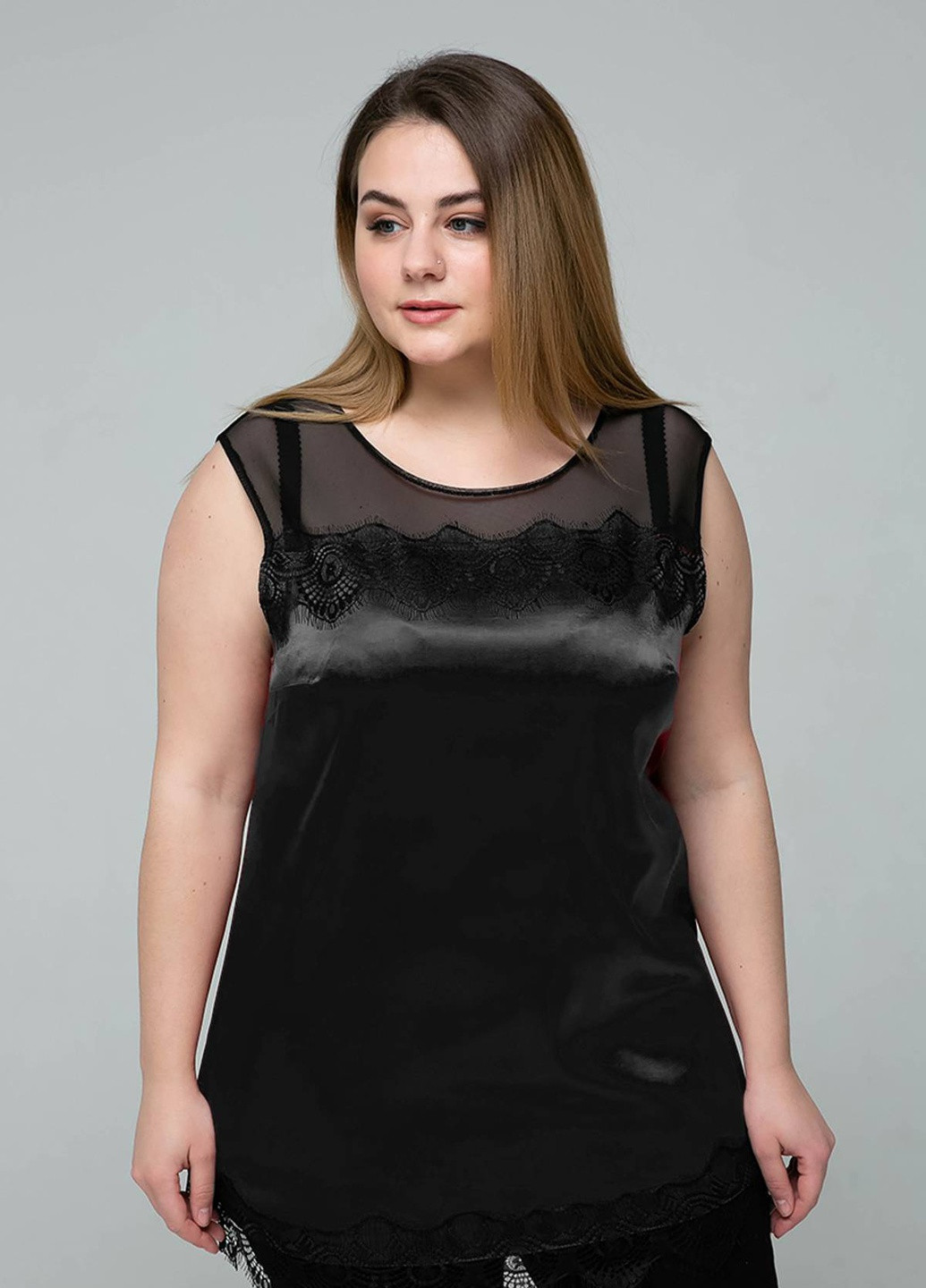 Черная летняя атласная блуза с кружевом тони черная Tatiana