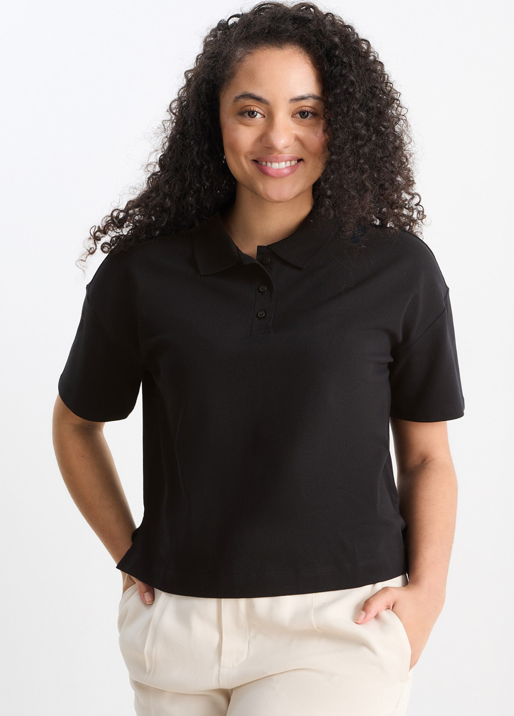 Черная женская футболка-поло C&A однотонная
