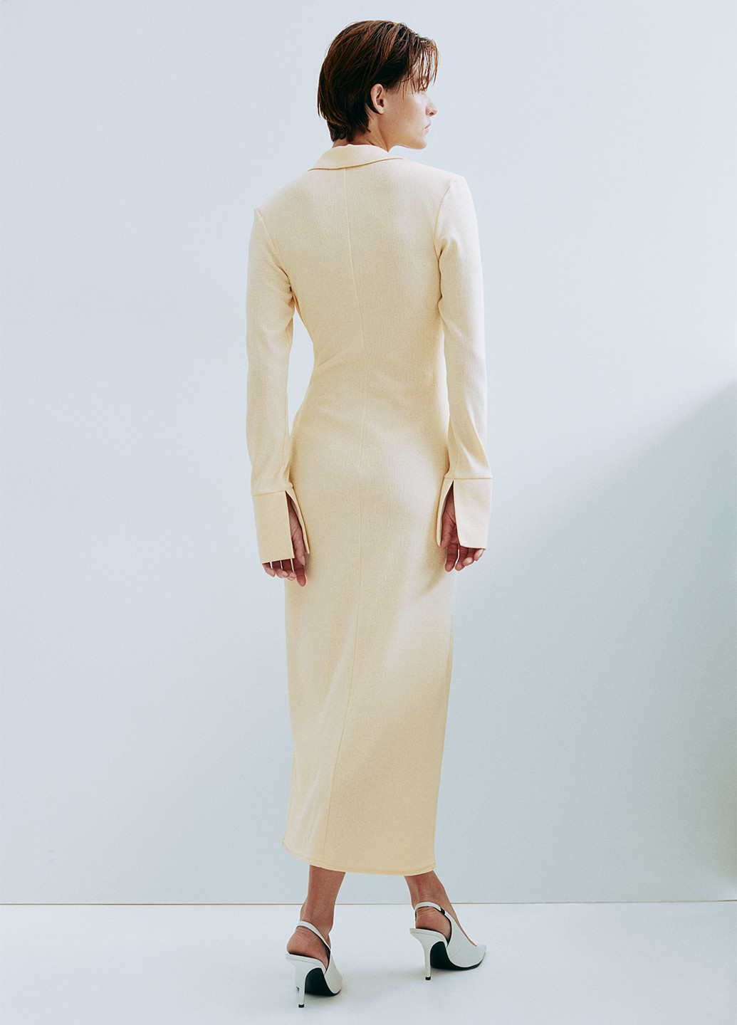 Светло-желтое кэжуал, деловое платье рубашка H&M однотонное