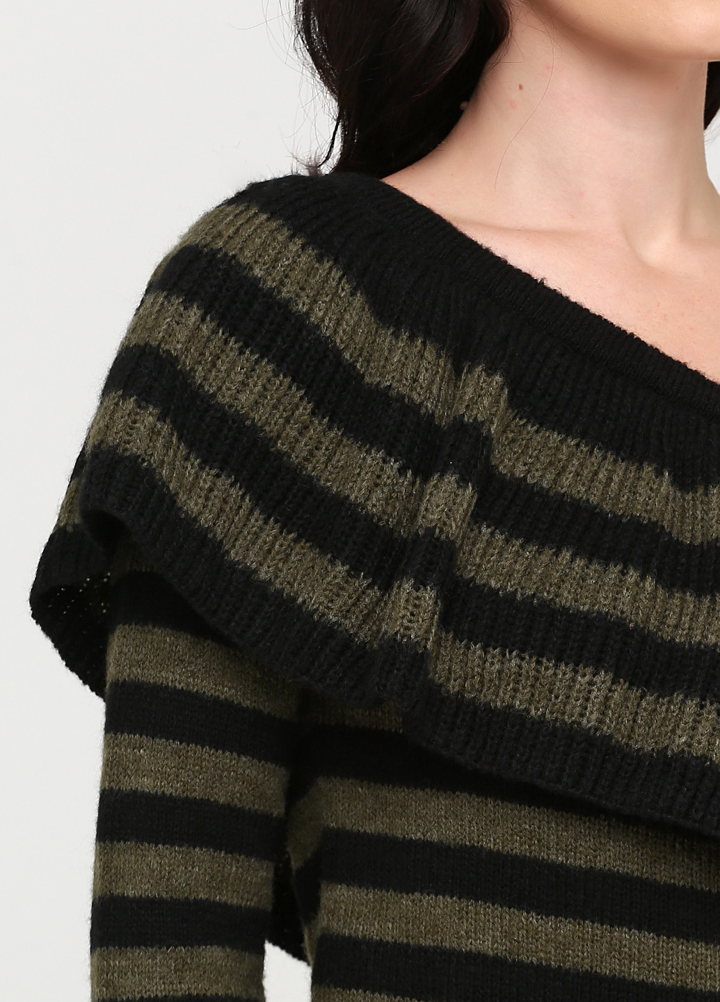 Оливковий (хакі) демісезонний светр Pull&Bear