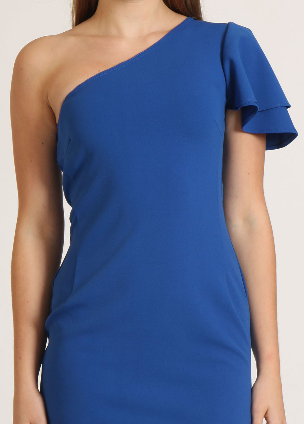Синее коктейльное платье с открытыми плечами InDresser однотонное