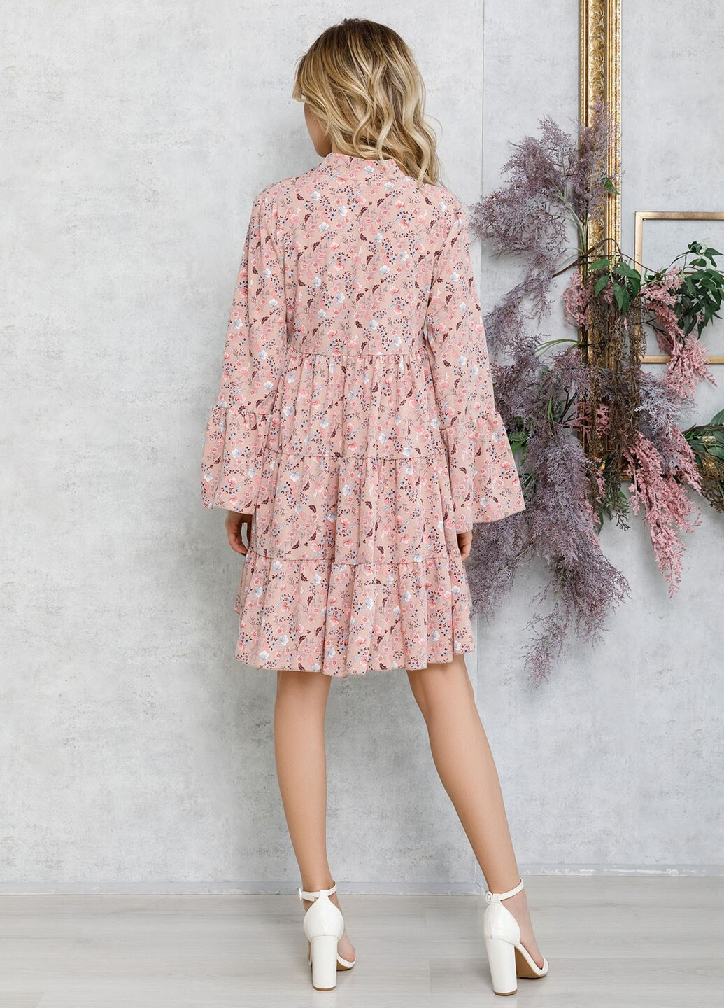 Розовое кэжуал платья ISSA PLUS с цветочным принтом