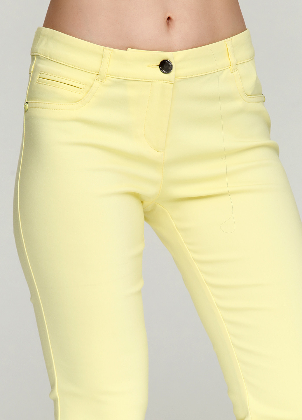 Желтые кэжуал демисезонные прямые брюки Sassofono