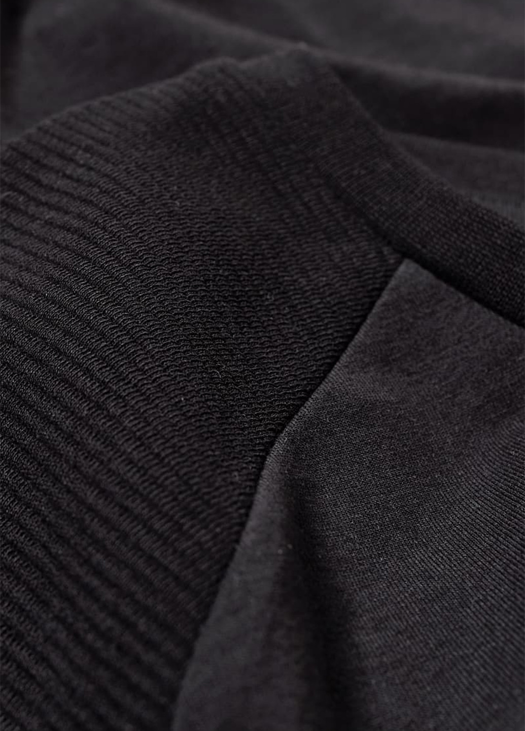 Чорна футболка C&A