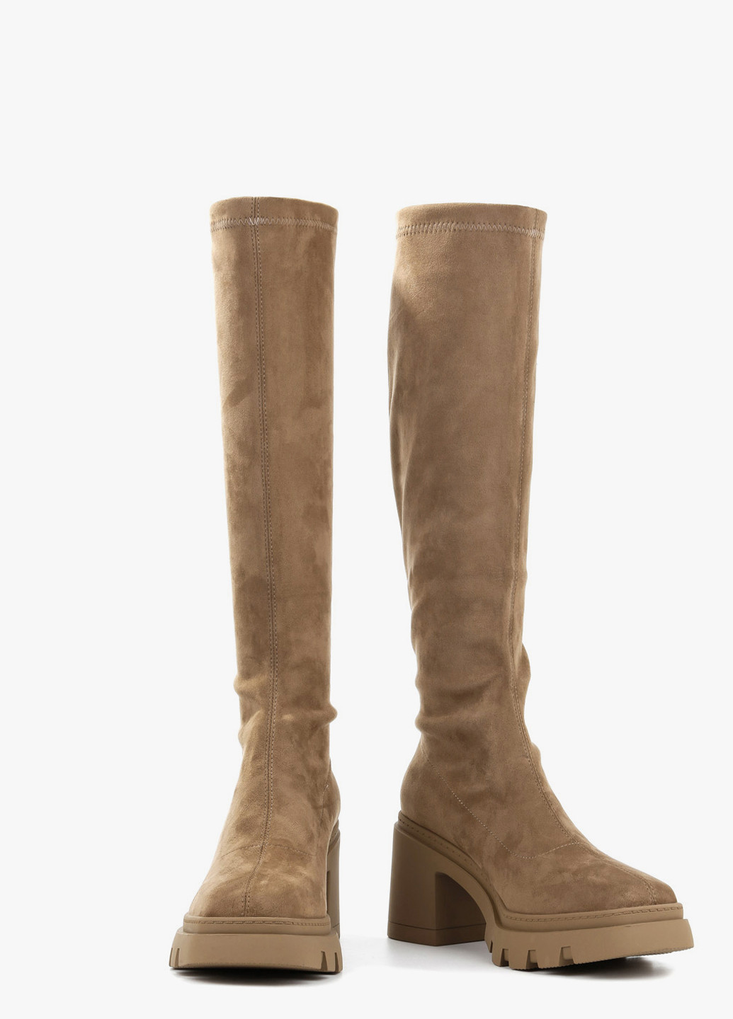 Осенние сапоги Le'BERDES на тракторной подошве