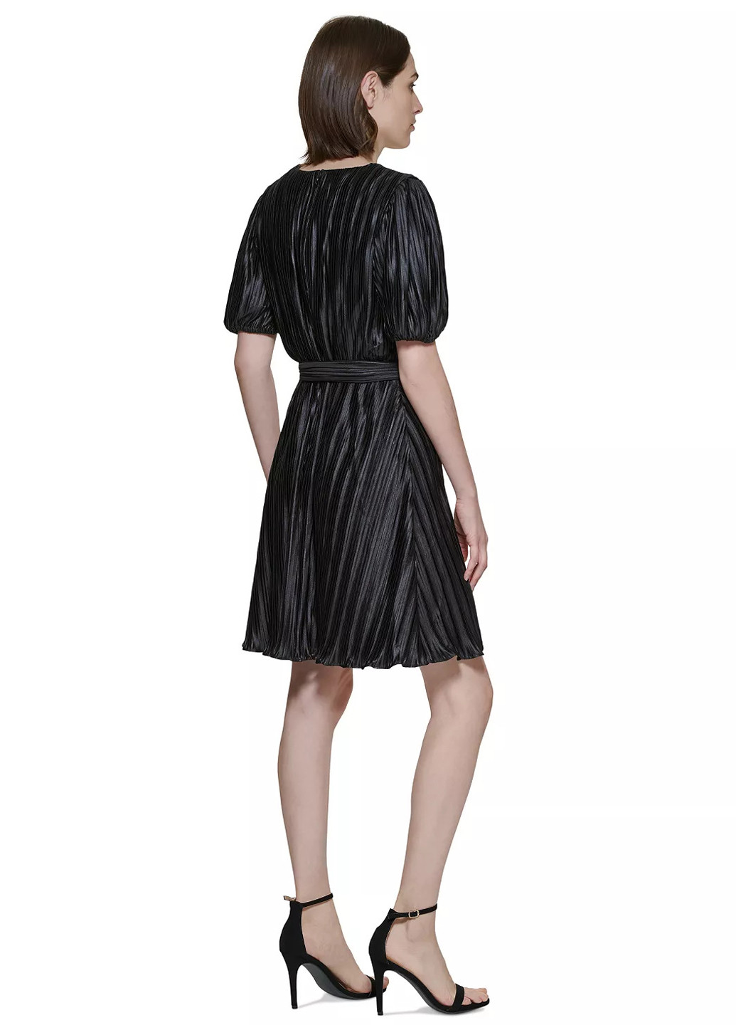 Черное коктейльное платье плиссированное, на запах DKNY однотонное