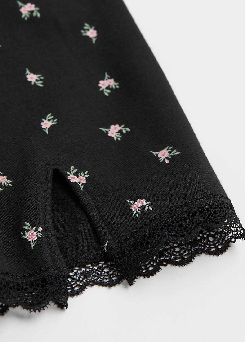 Черное кэжуал платье платье-комбинация H&M с цветочным принтом