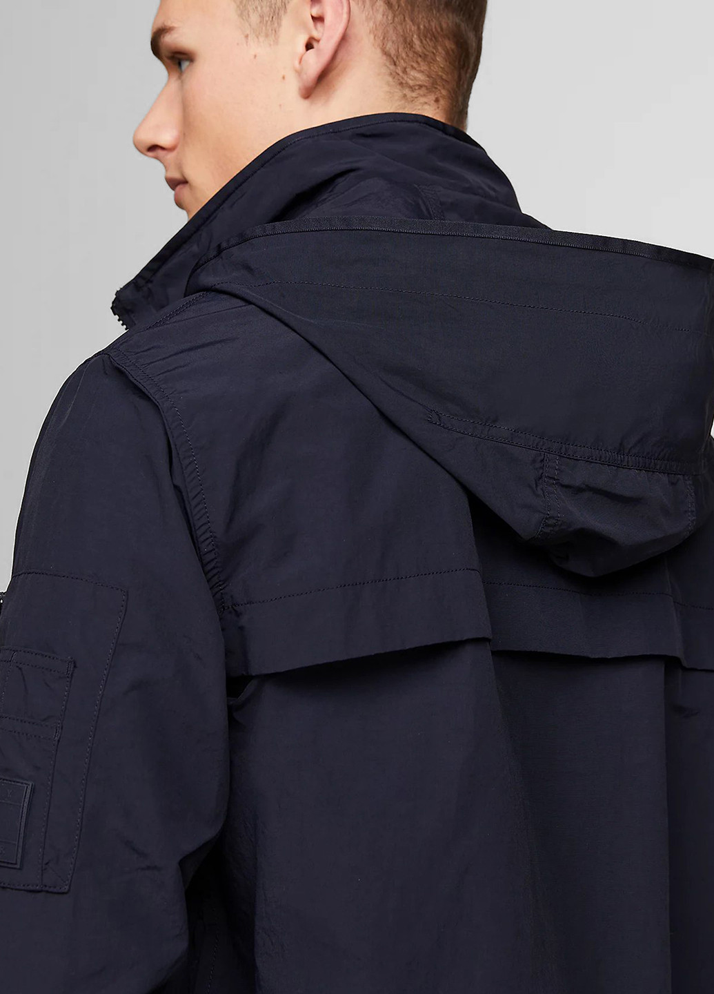 Темно-синя демісезонна вітровка Tommy Hilfiger