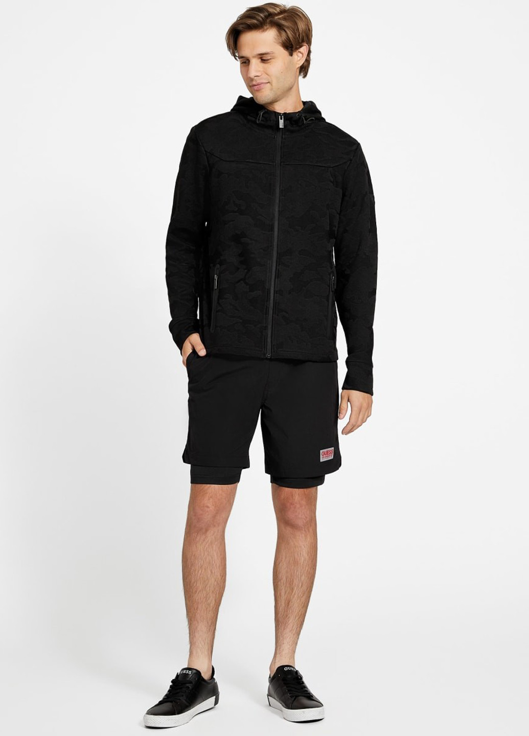 Чорна демісезонна вітровка Guess