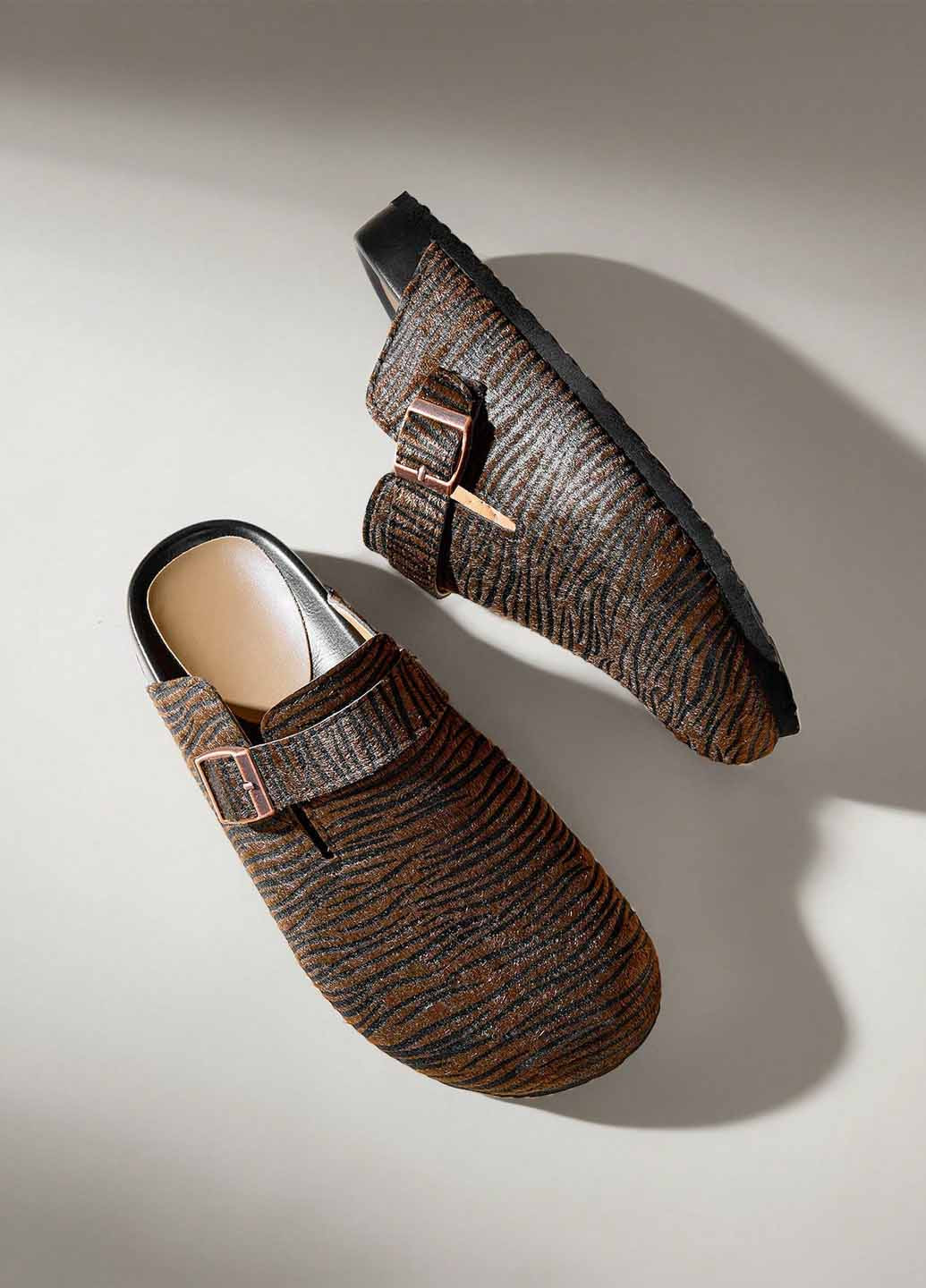 Коричневые туфли SHEIN без каблука