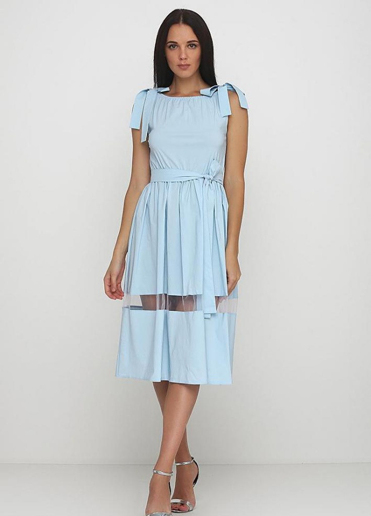 Голубое кэжуал свободное летнее платье с прозрачной вставкой на юбке gisalle голубой Podium однотонное