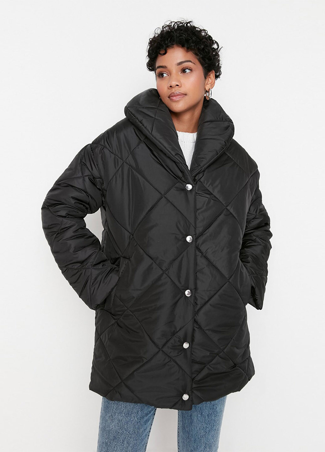 Черная зимняя куртка Trendyol
