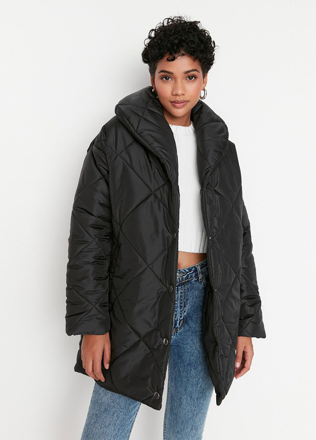 Черная зимняя куртка Trendyol