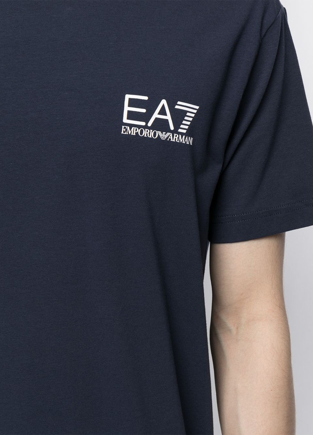 Темно-синя футболка EA7