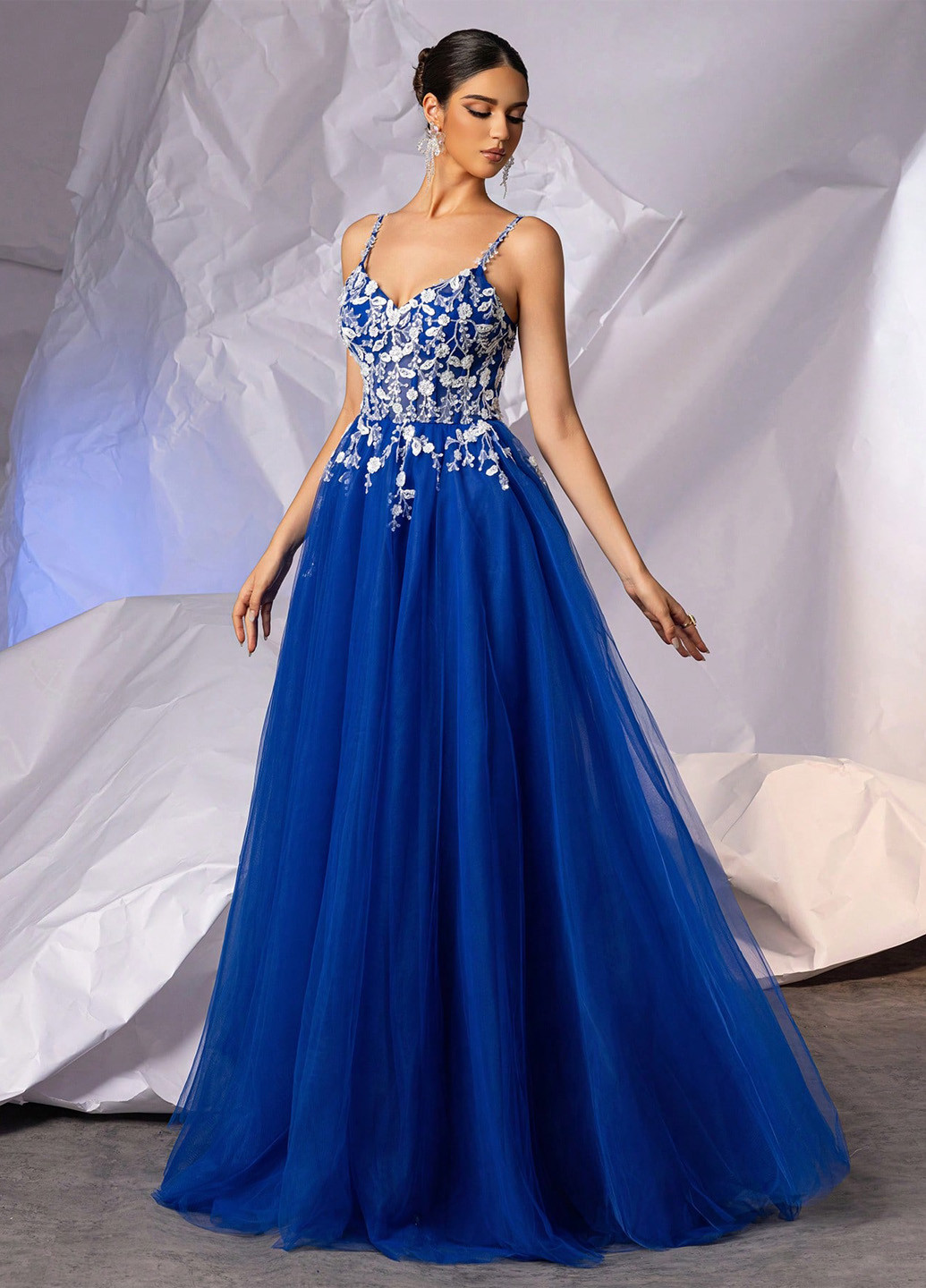 Синее вечернее платье с корсетом SHEIN с цветочным принтом