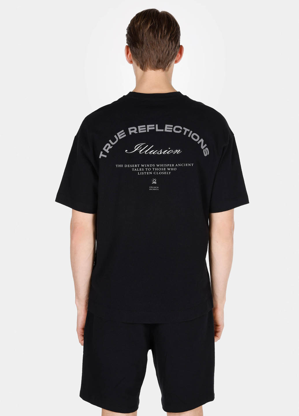 Черная футболка Colin's