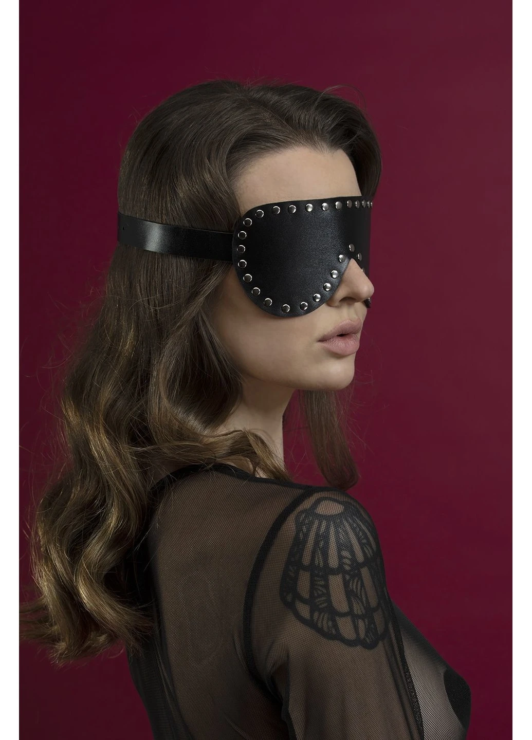 Маска на глаза с заклепками - Blindfold Mask, натуральная кожа, черная Feral Feelings (254885519)