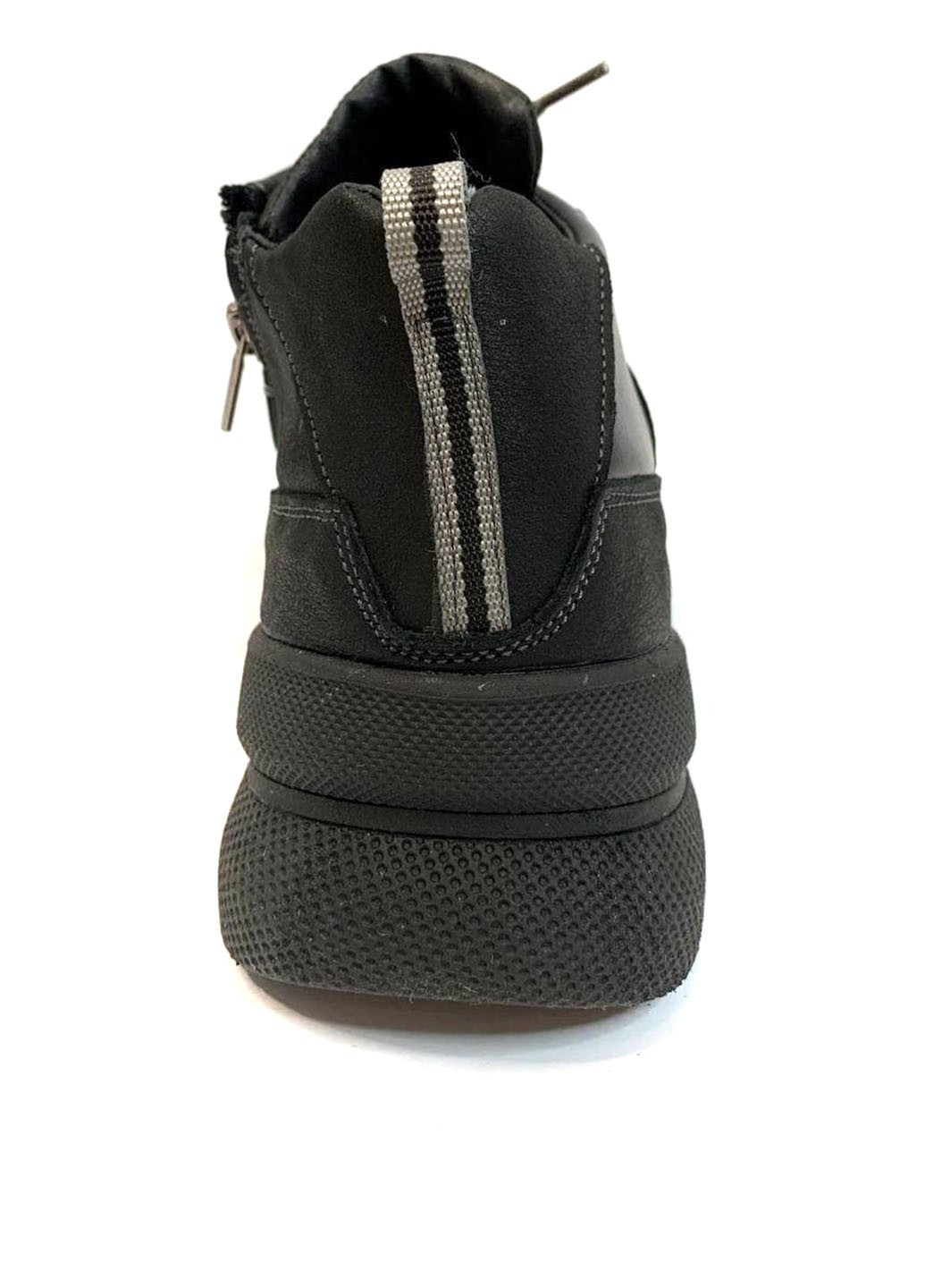 Черные зимние кроссовки Levons
