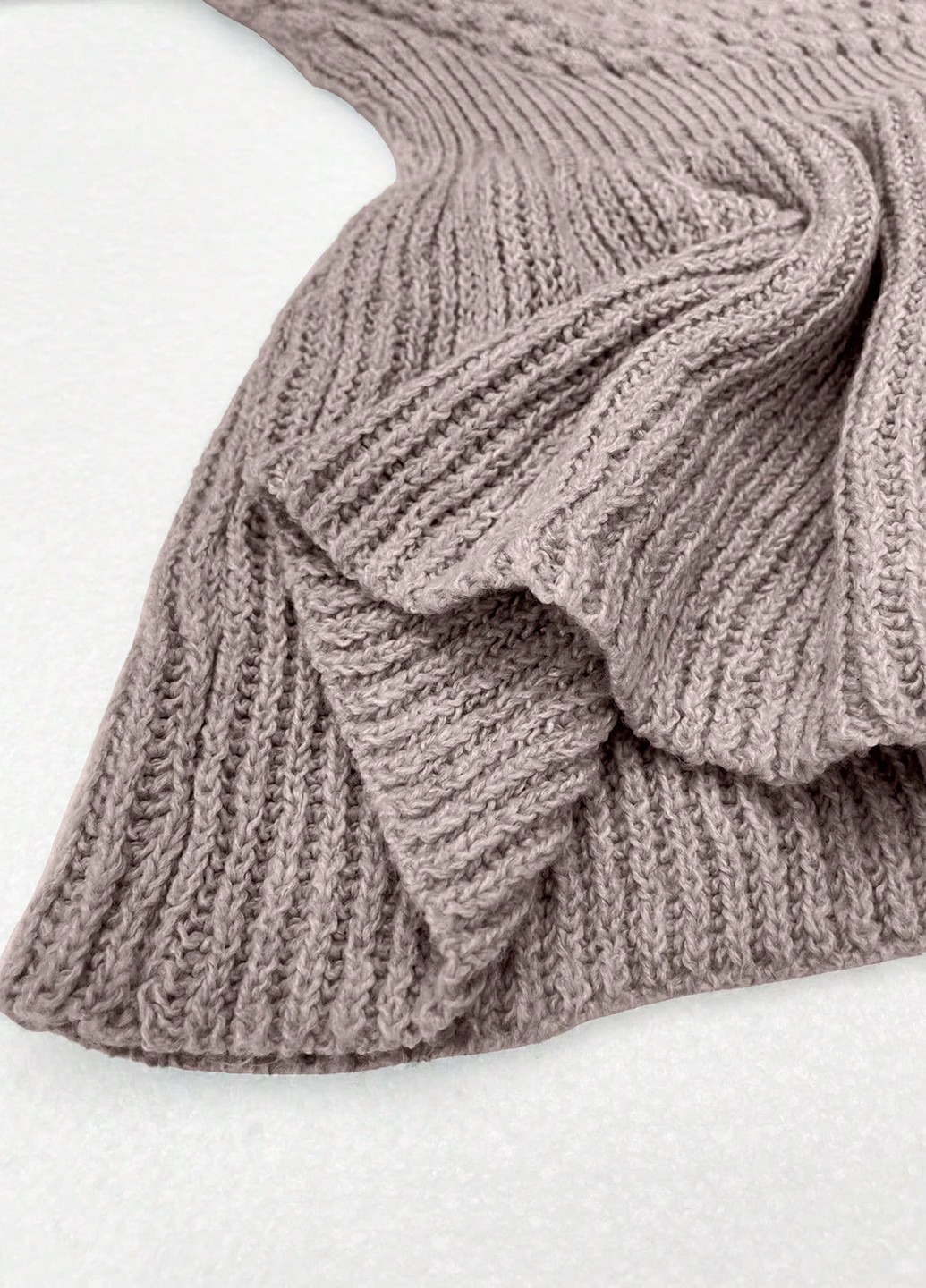 Кавовий демісезонний светр SHEIN