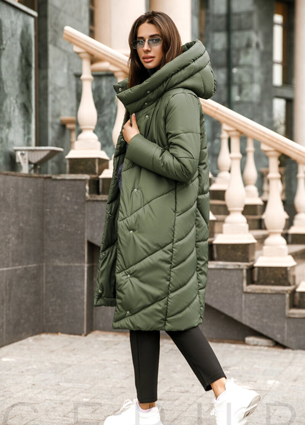Зеленая зимняя уютная стеганая куртка Gepur