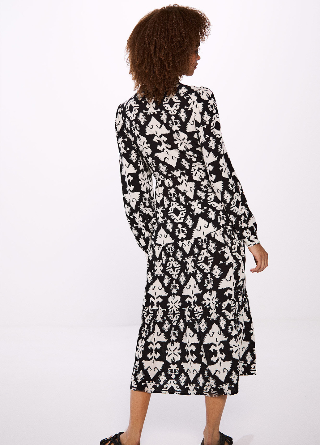 Черное кэжуал платье клеш Springfield с абстрактным узором
