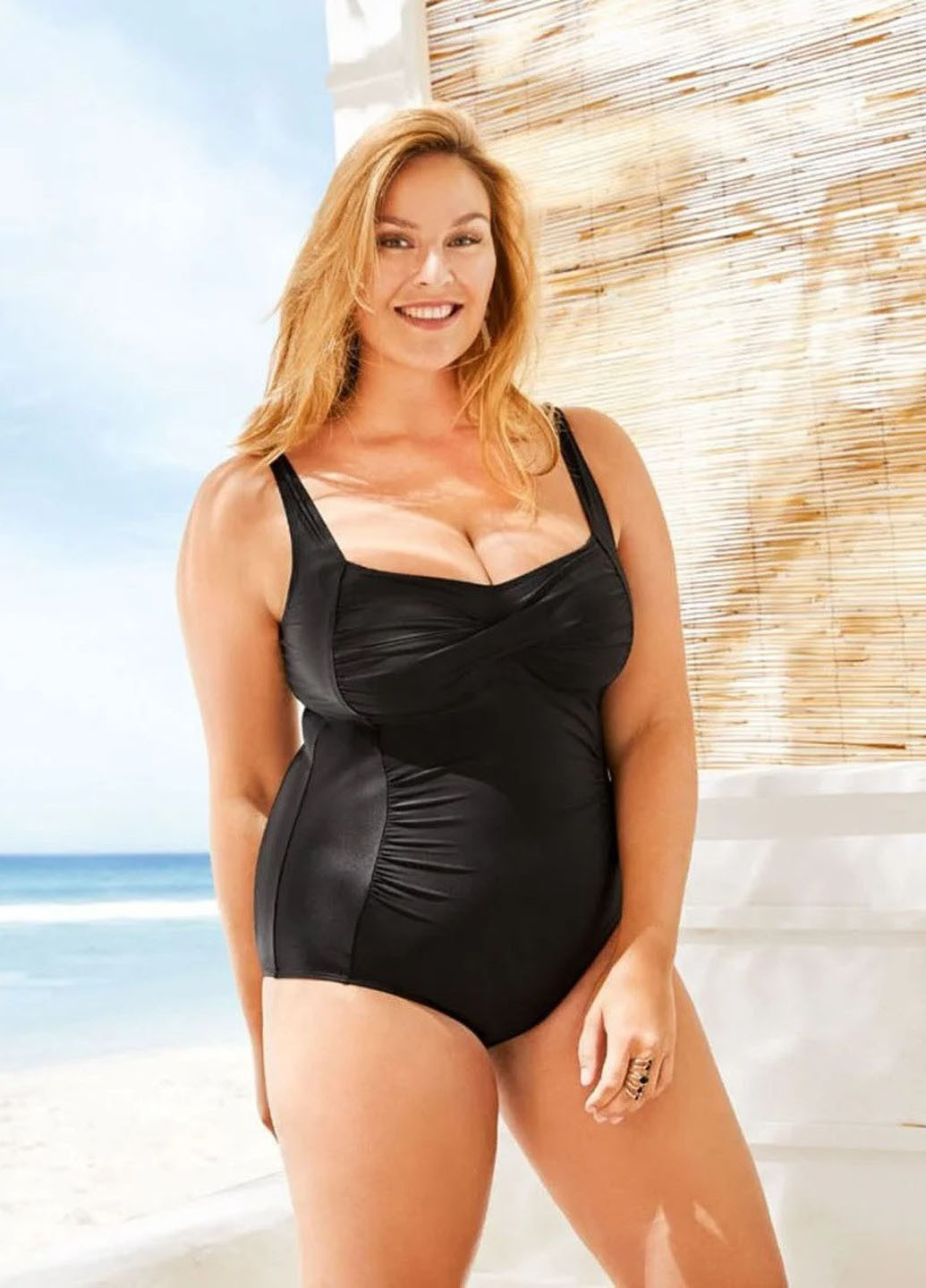 Черный летний купальник слитный Esmara