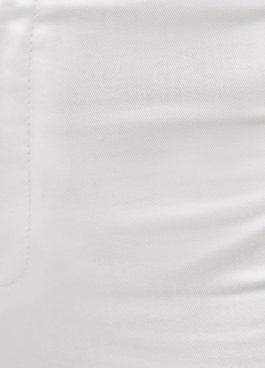 Белые кэжуал демисезонные зауженные брюки Bershka