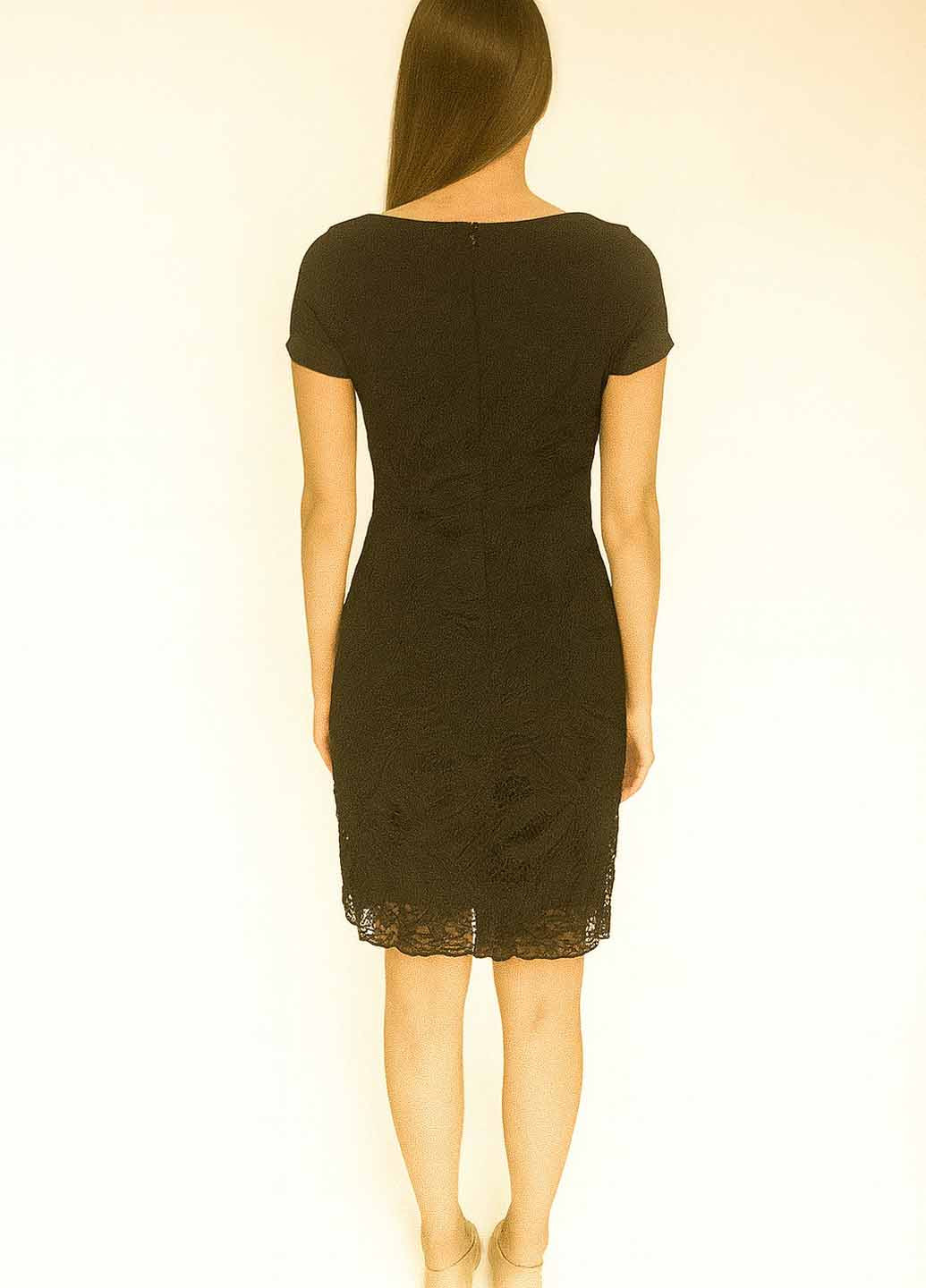 Чорна кежуал сукня силуетна Sassofono однотонна