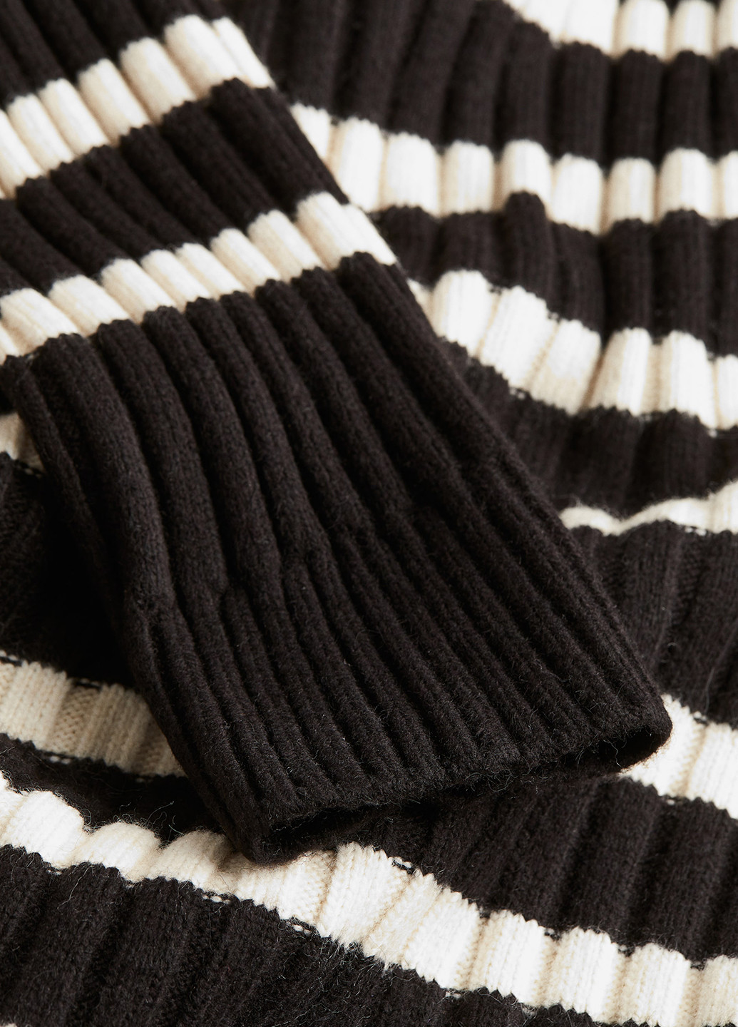 Черно-белое кэжуал платье платье-свитер H&M в полоску