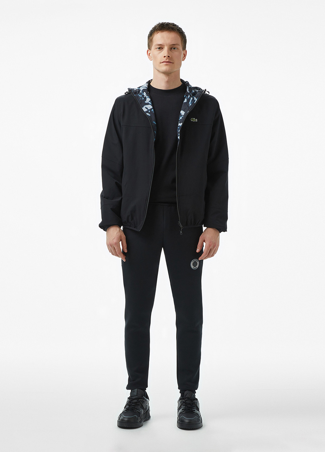 Черная демисезонная куртка Lacoste