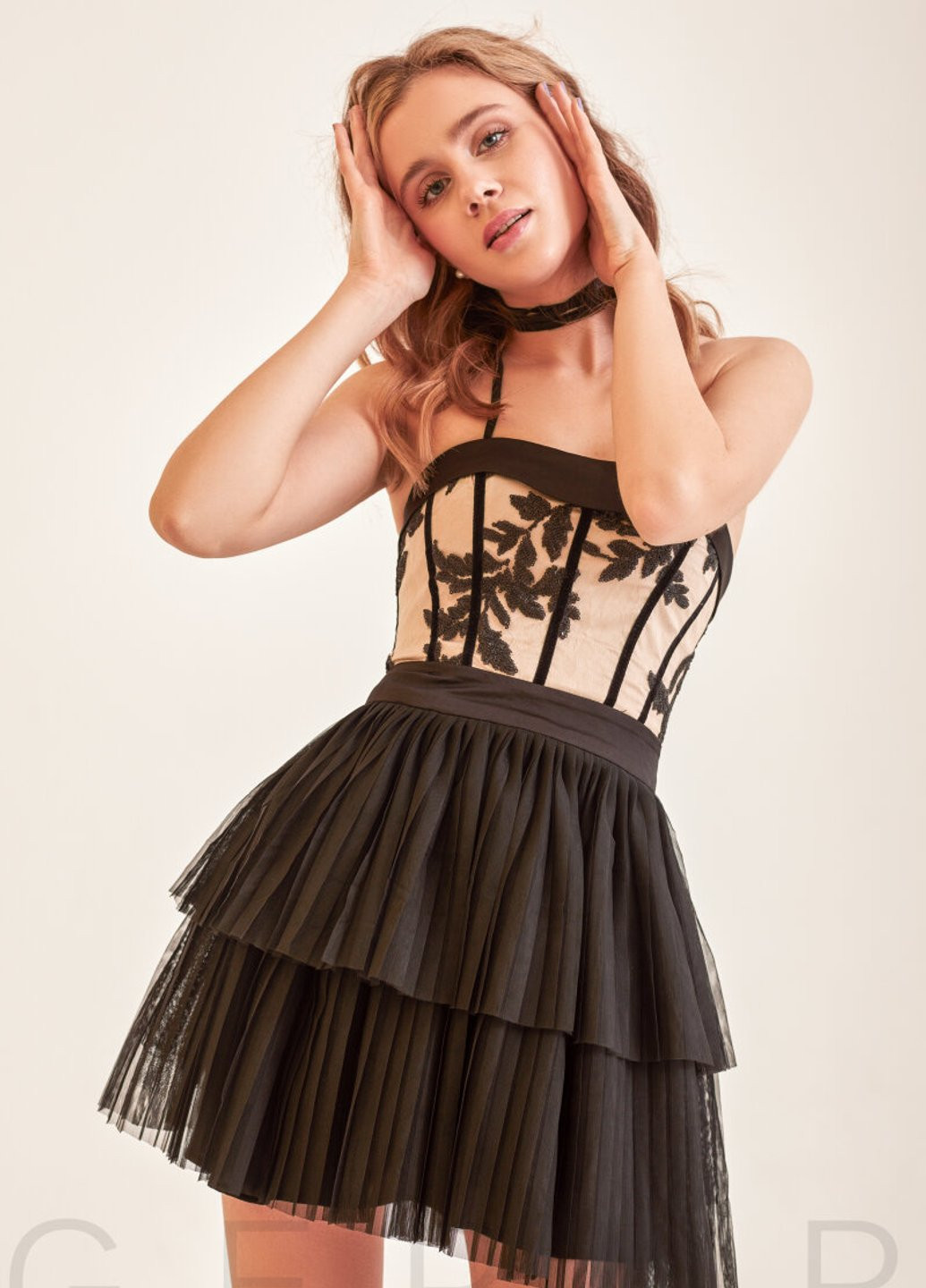Чорна вечірня сукня з плісированого фатину Gepur однотонна