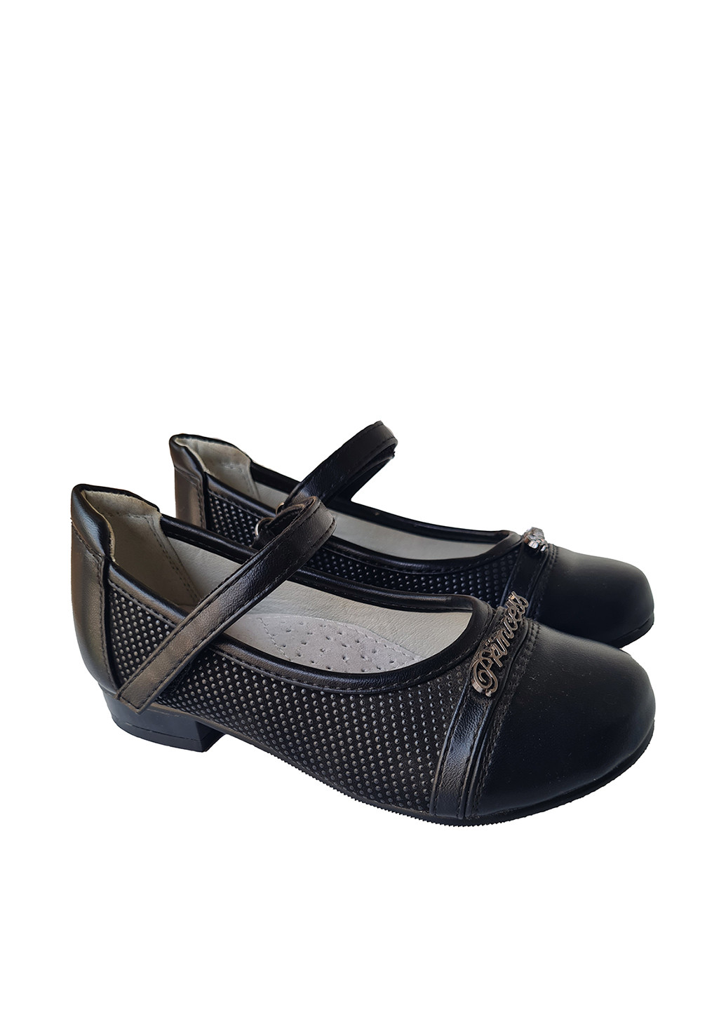 Черные туфли на низком каблуке B & G