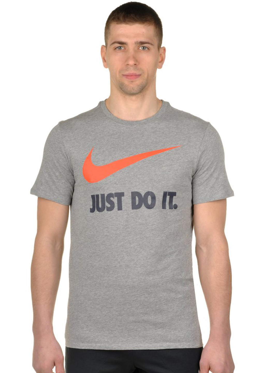 Светло-серая футболка с коротким рукавом Nike