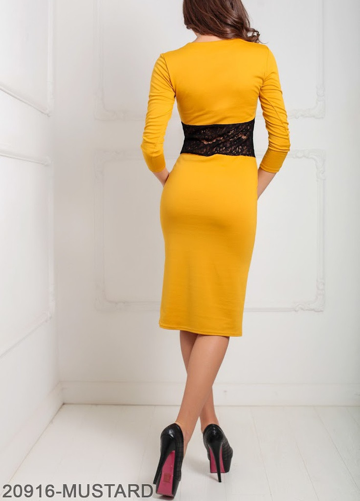 Горчичное кэжуал элегантное платье футляр со стильным v-образным вырезом и вставкой из гипюра meredith Podium однотонное