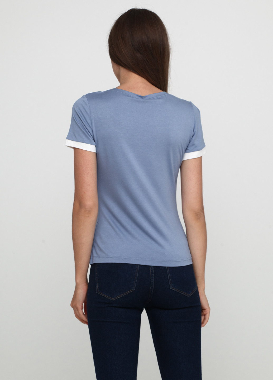 Светло-голубая летняя футболка Mariya