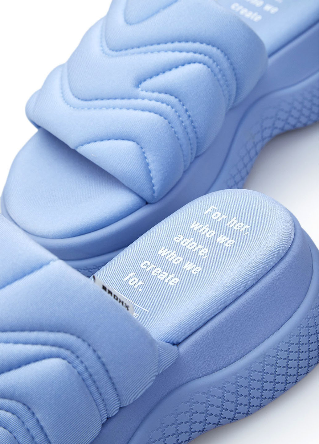 Сиреневые шлепанцы Bronx с вышивкой, с логотипом