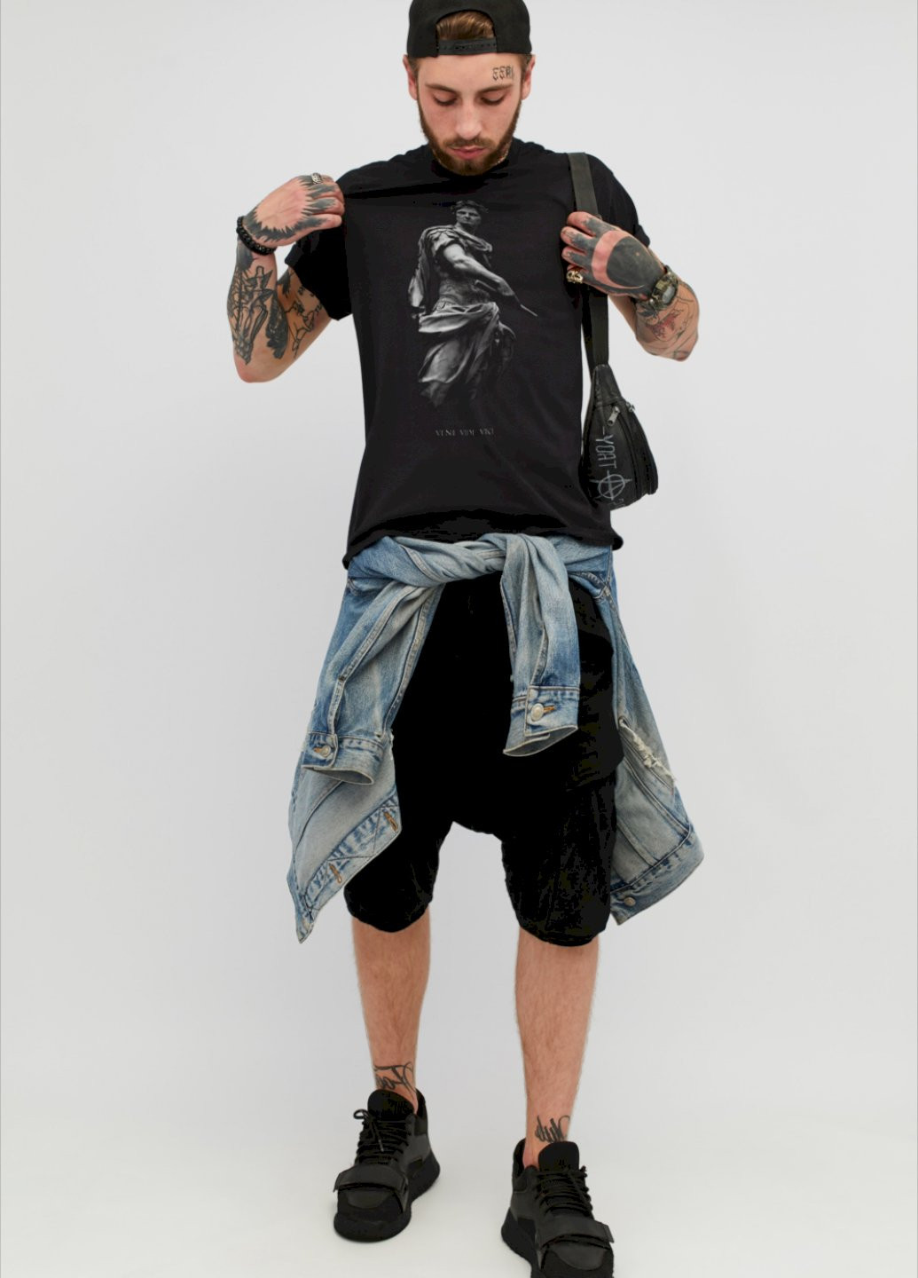 Черная футболка мужская YAPPI