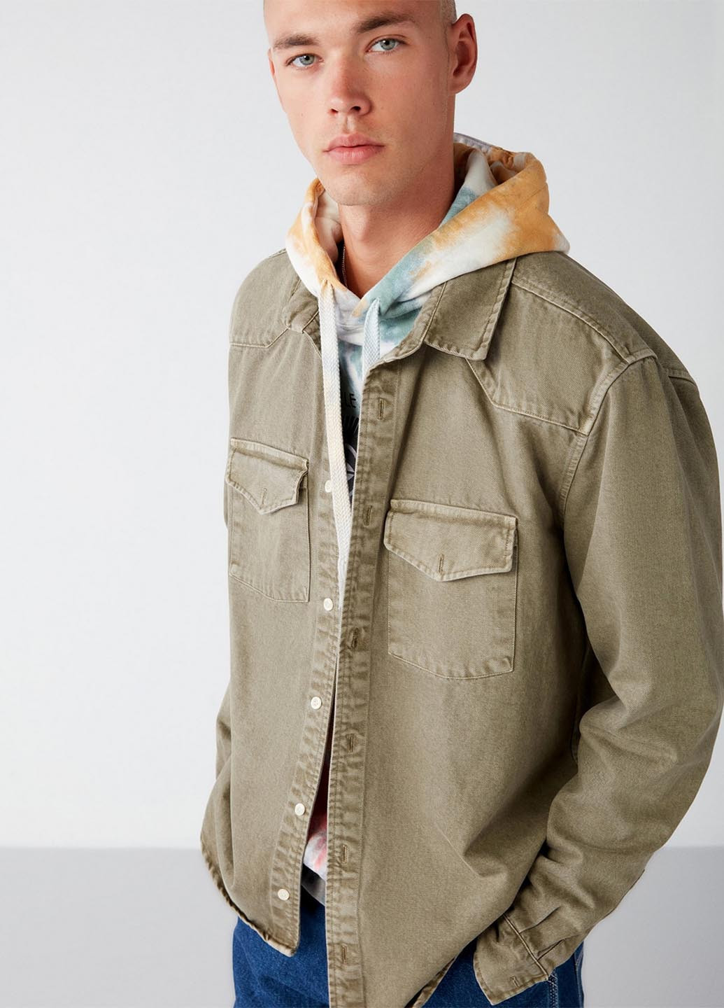 Оливковковая (хаки) джинсовая рубашка однотонная Grimelange