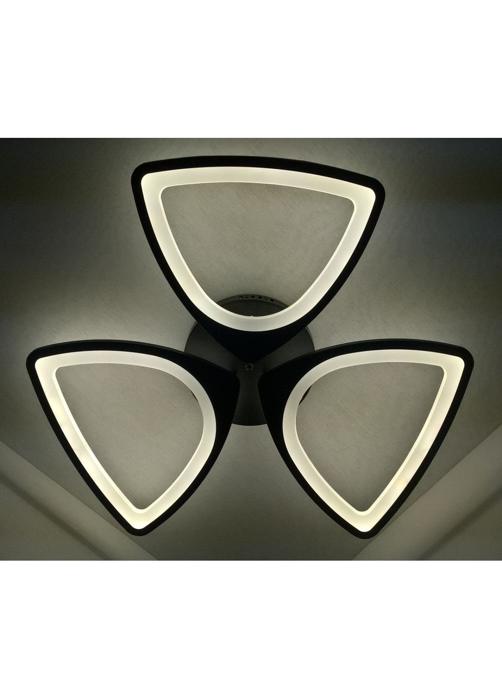 Люстра стельова LED з пультом A2282/3-bk Чорний 9х63х63 см. Sunnysky (253628798)