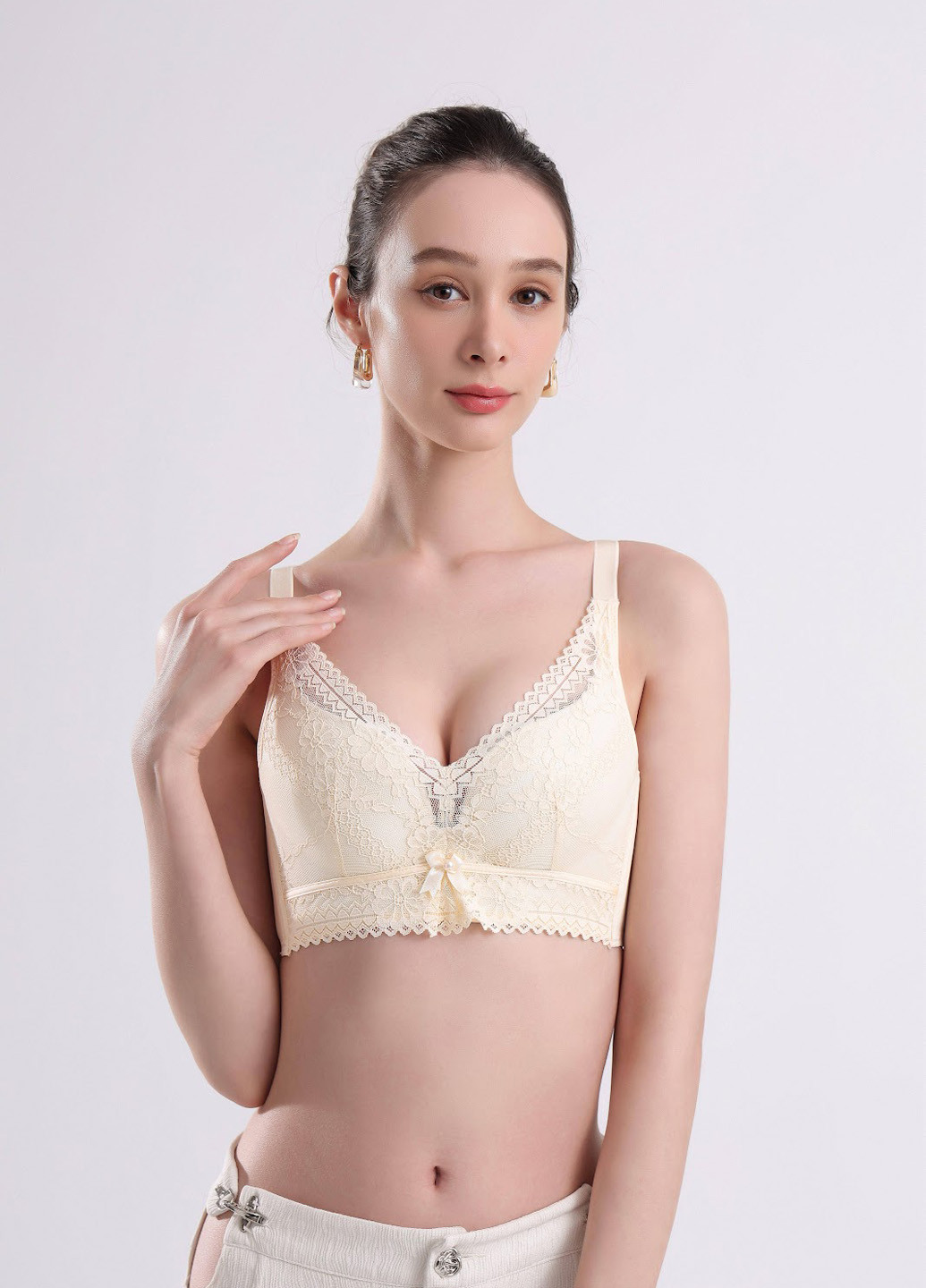 Светло-бежевый минимайзер бюстгальтер SHEIN без косточек полиамид