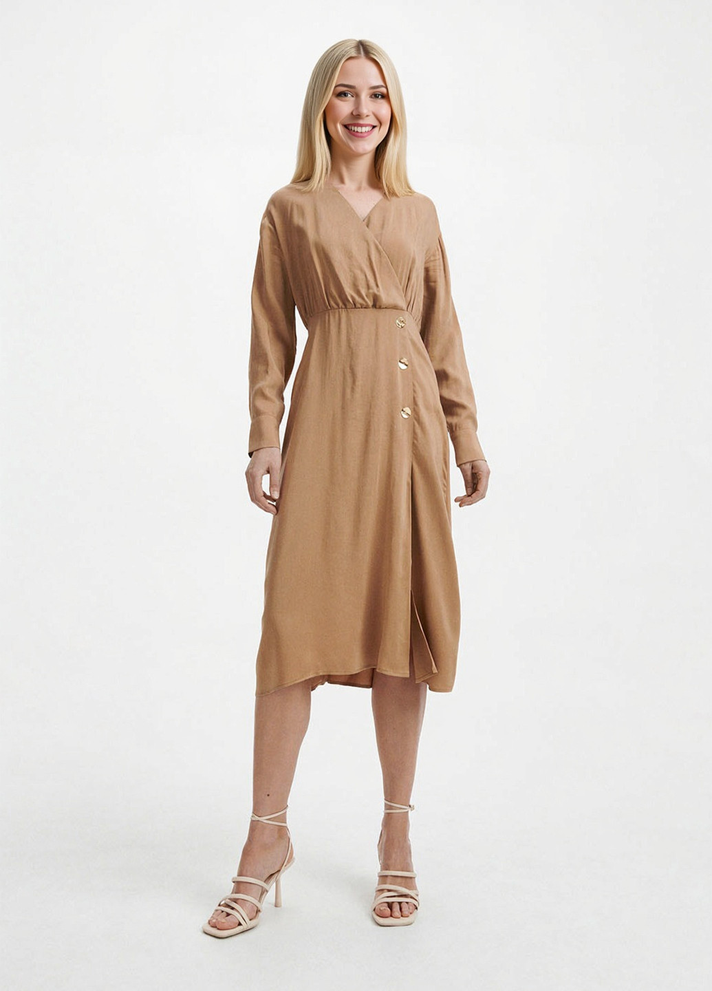 Бежевое кэжуал платье на запах Reserved однотонное