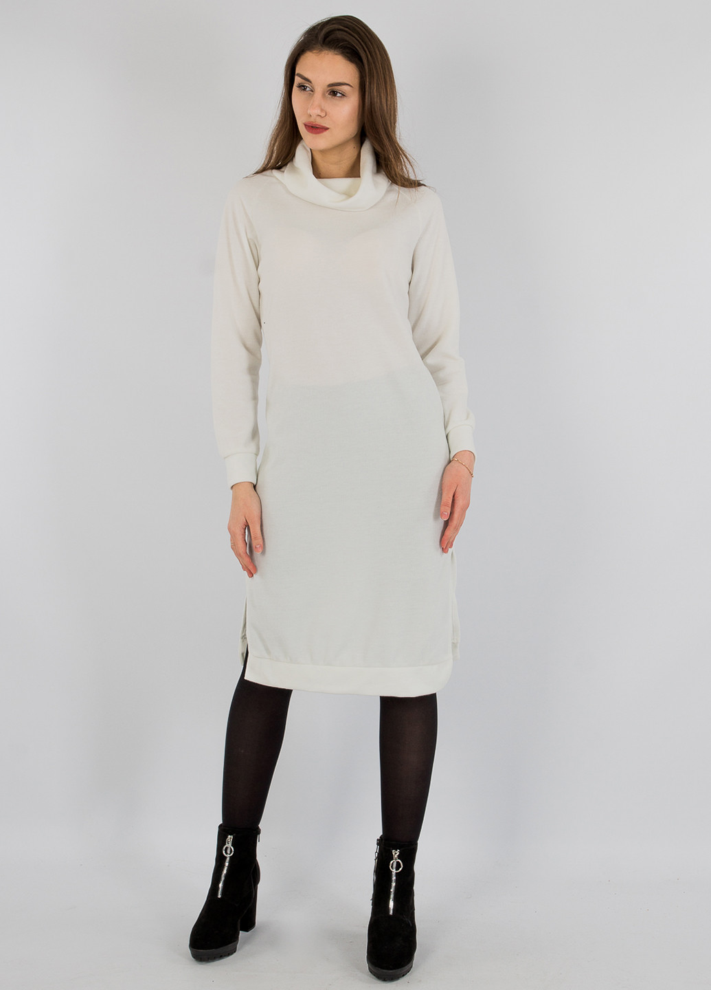 Белое кэжуал платье платье-свитер Bebe Plus однотонное