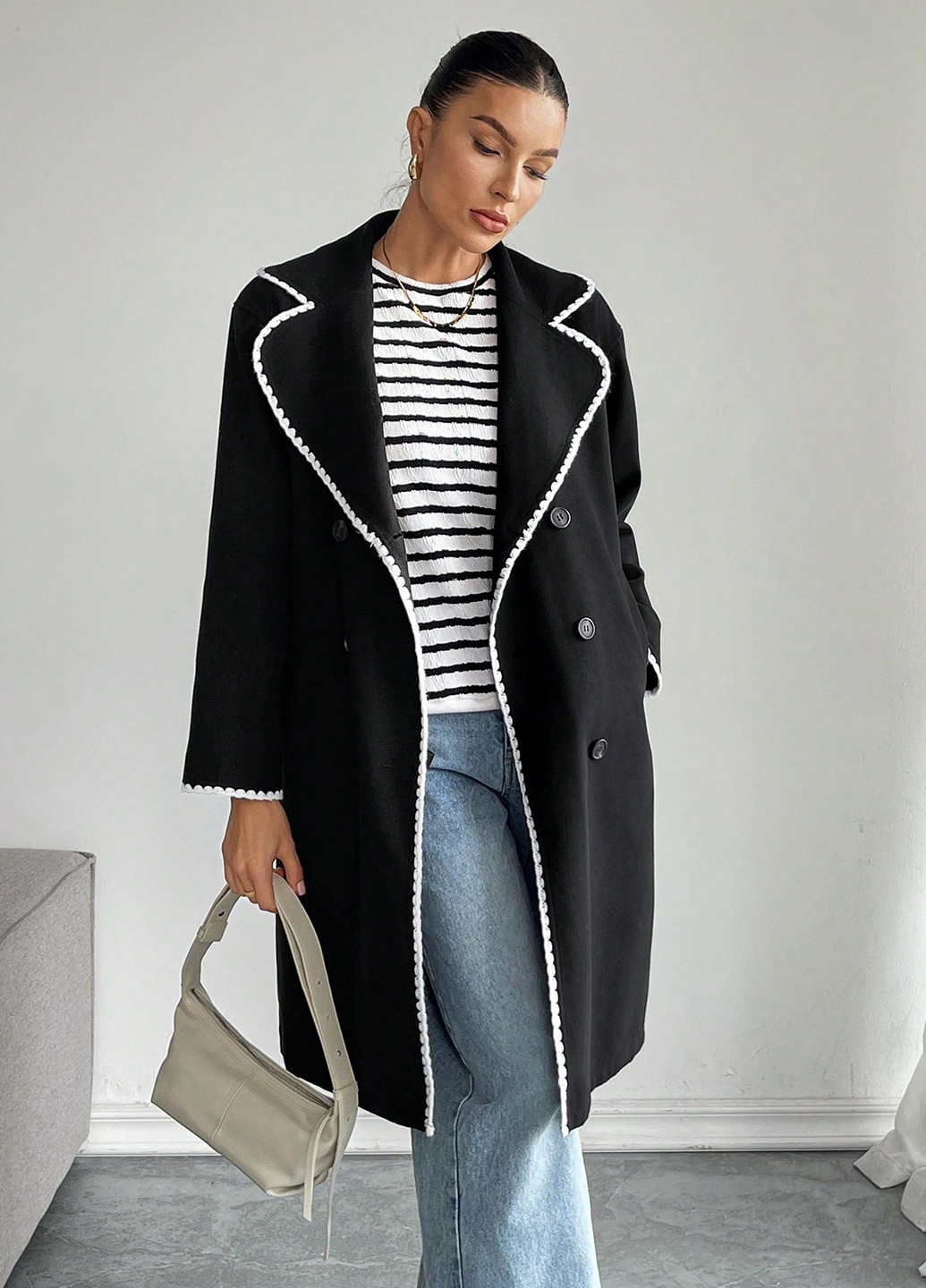 Черно-белое демисезонное Пальто двубортное SHEIN