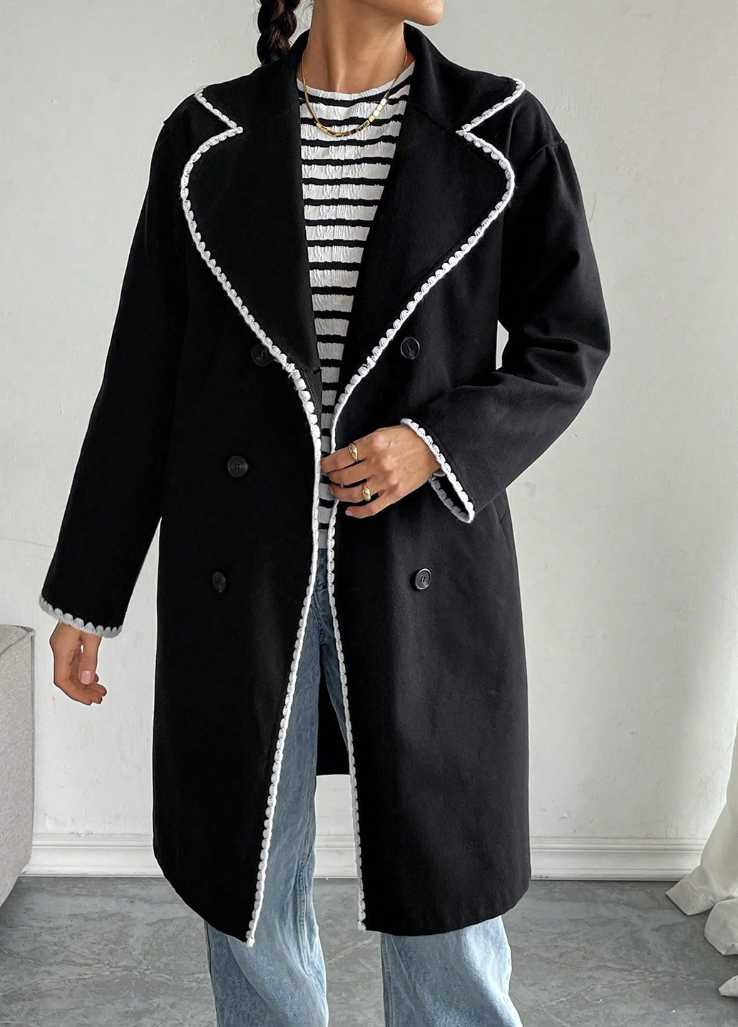 Черно-белое демисезонное Пальто двубортное SHEIN