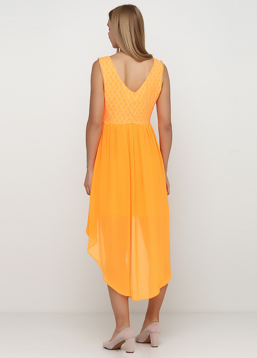 Оранжевое кэжуал платье со шлейфом Sassofono однотонное