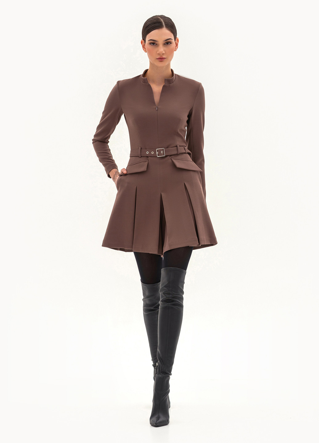 Платье-комбинезон BGL комбинезон-шорты однотонный коричневый деловой, кэжуал вискоза