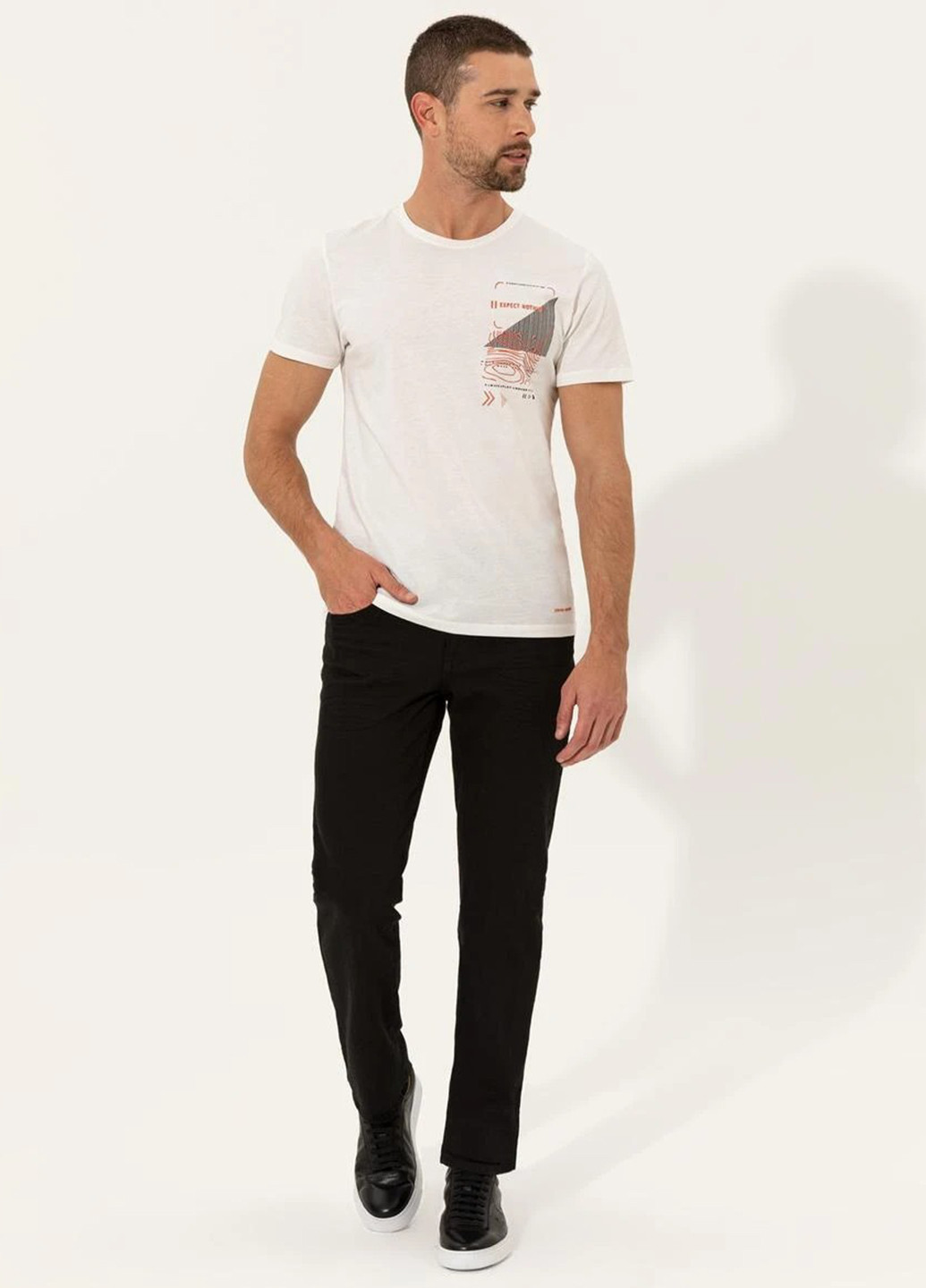 Біла футболка Pierre Cardin