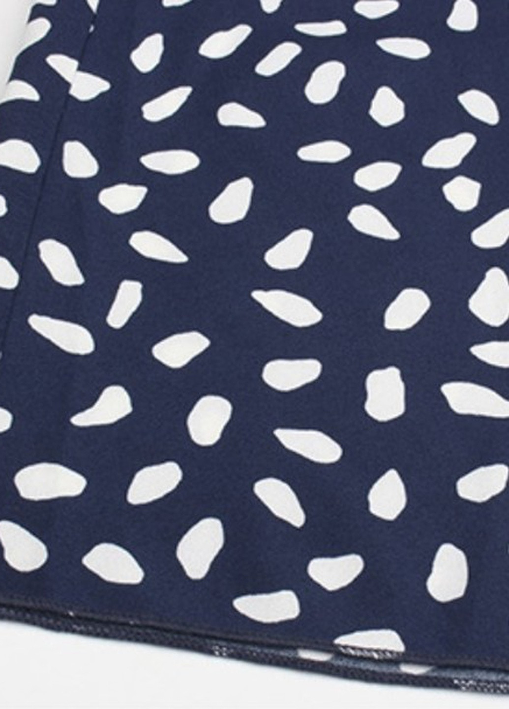 Синее кэжуал платье женское v-вырезом white spots Berni Fashion PLUS с абстрактным узором